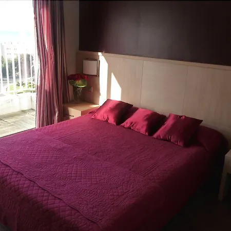 斯邦塔迪玛尔酒店 2*