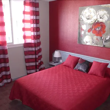 斯邦塔迪玛尔酒店 2*