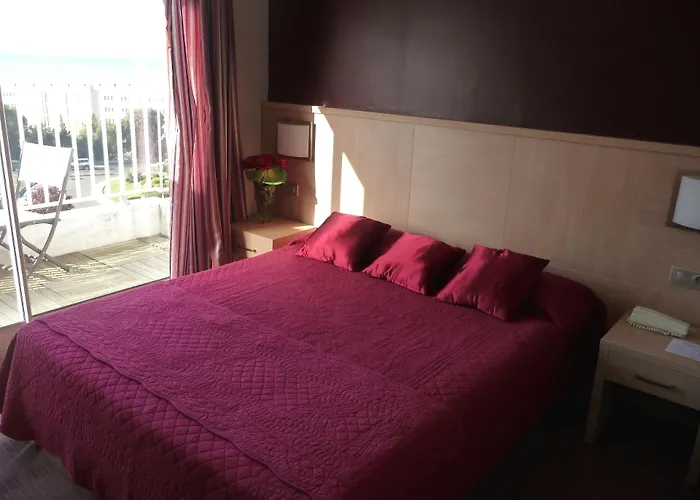 斯邦塔迪玛尔酒店 2*