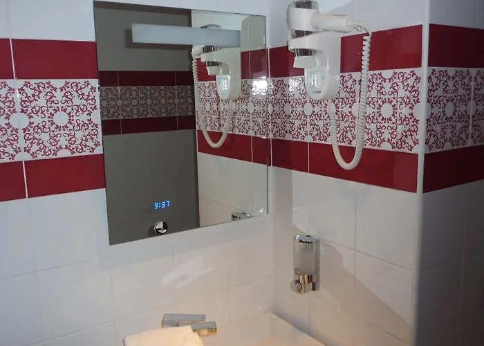 酒店 斯邦塔迪玛尔酒店 2*