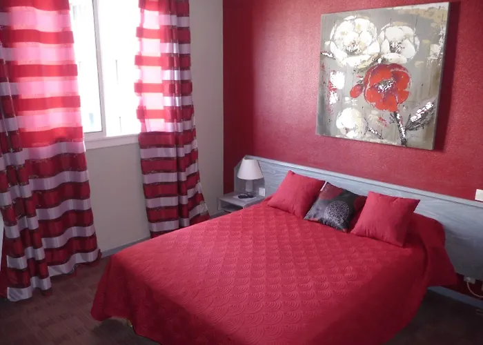 斯邦塔迪玛尔酒店 2*