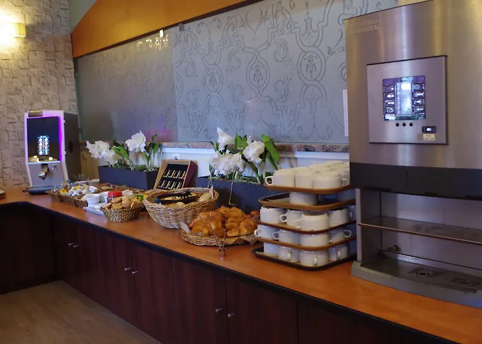 斯邦塔迪玛尔酒店 2* 阿雅克肖